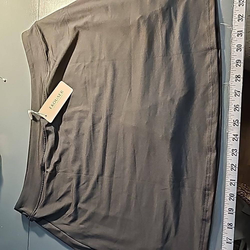 EKOUAER, NWT skort. Dark gray, almost black.‎